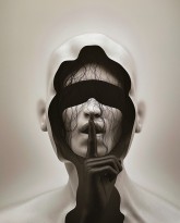 Адам Мартинакис — Переосмысление (цифровая печать), 2019