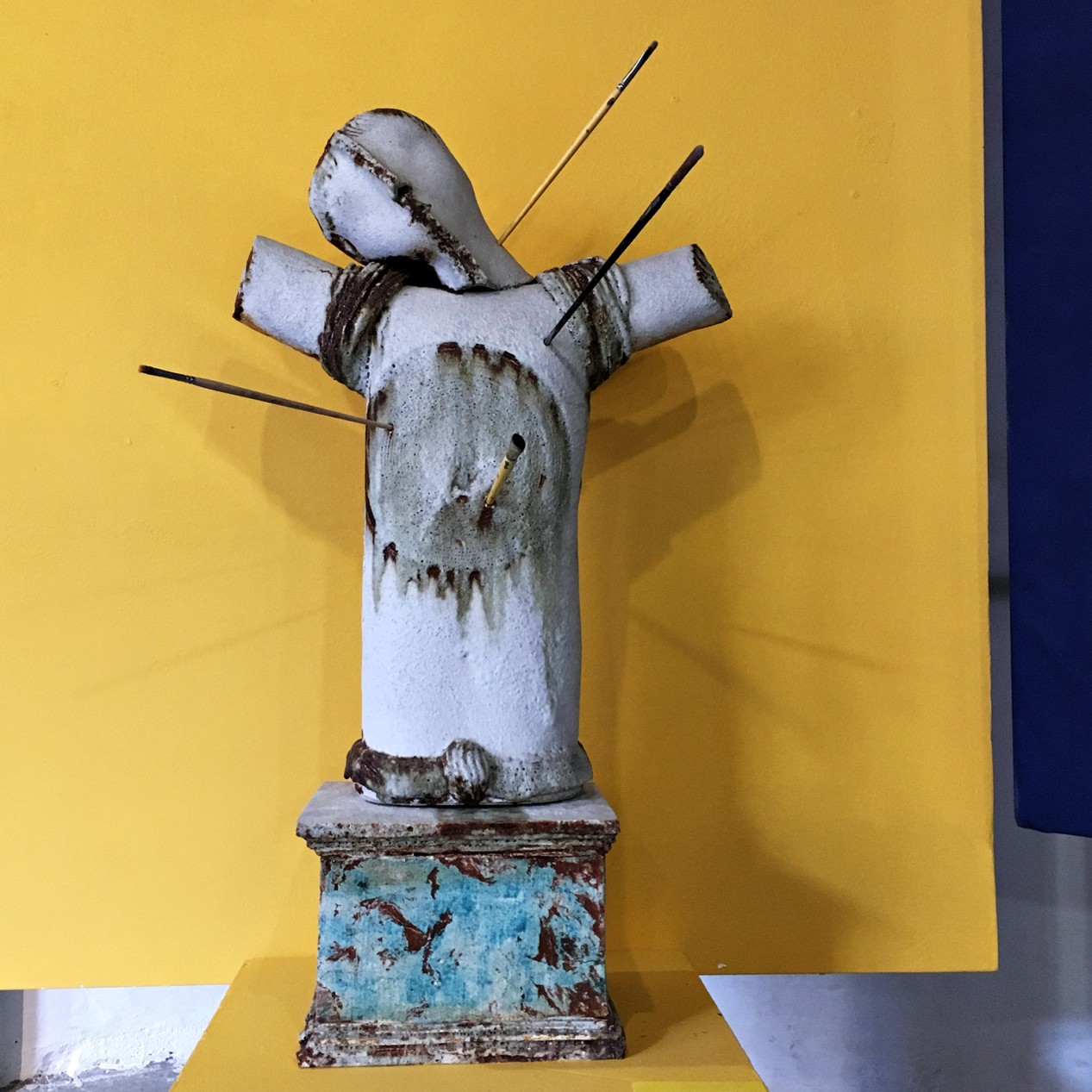 Александр Задорин — Себастьян, 1980 (шамот, эмаль, глина, кисти)