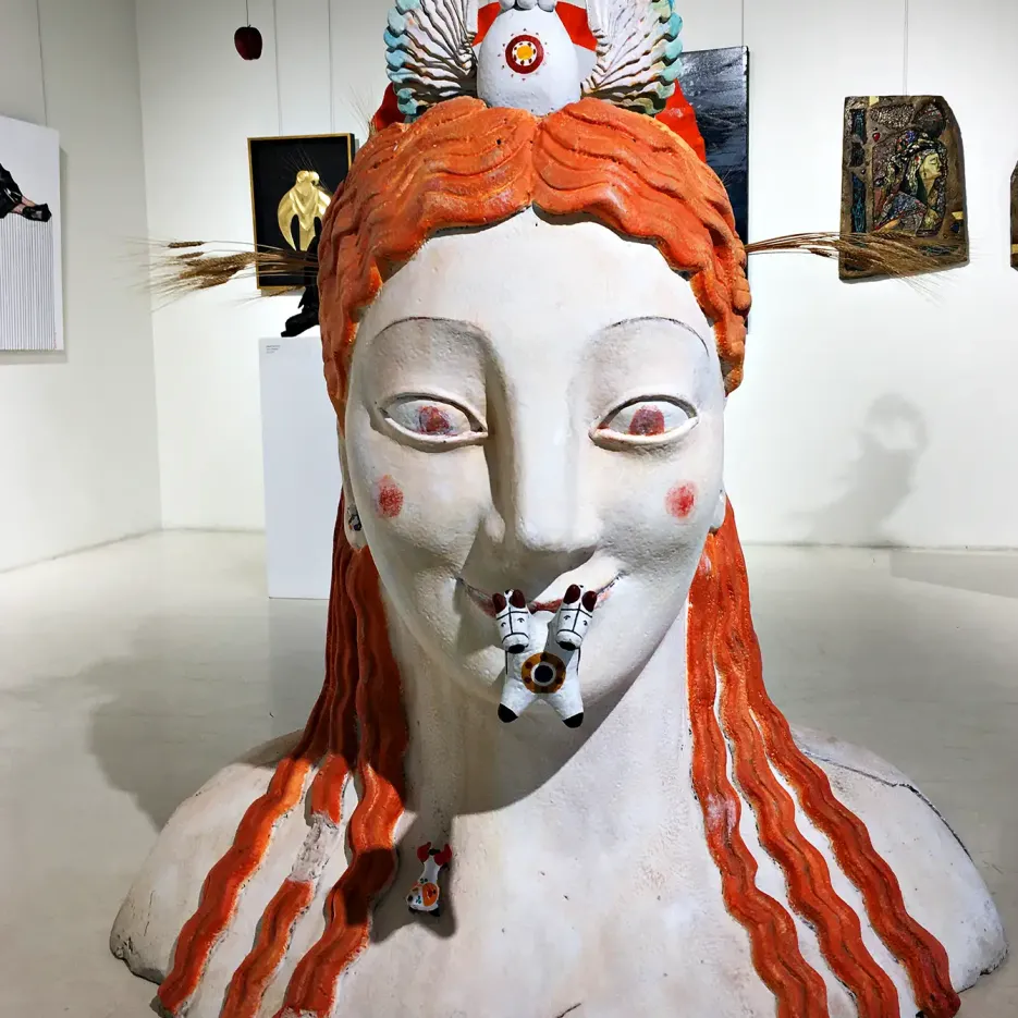 Дарья Фурсей — Заря Заряница, греческая раскрашенная скульптура и русская хохлома 2014