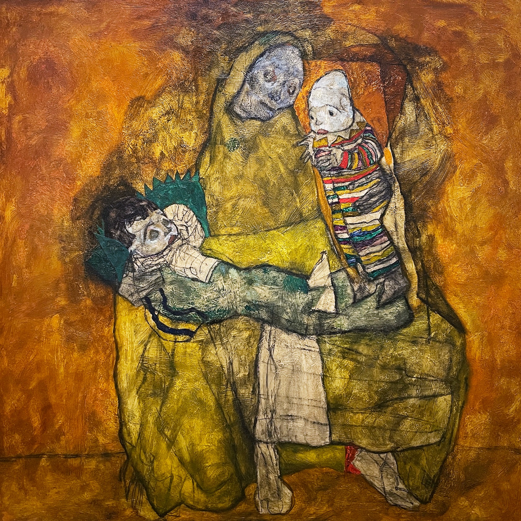 Эгон Шиле — Мать с двумя детьми II, 1915 (холст, масло)