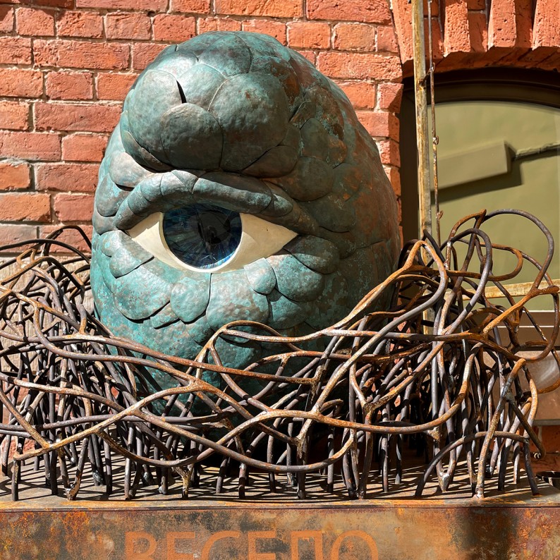 Константин Карташевский — Инсталляция Весело. Грустно. Все равно. Фрагмент 1 (смешанная техника), 2021