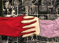 Надежда Эверлинг — В лифте. Фрагмент (ткань), 2010