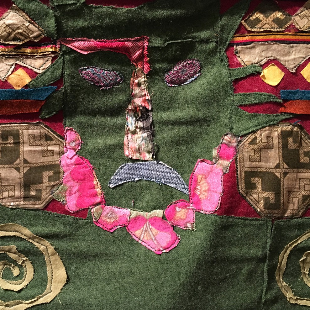 Надежда Эверлинг — Сидящие йоги. Фрагмент (ткань), 1998