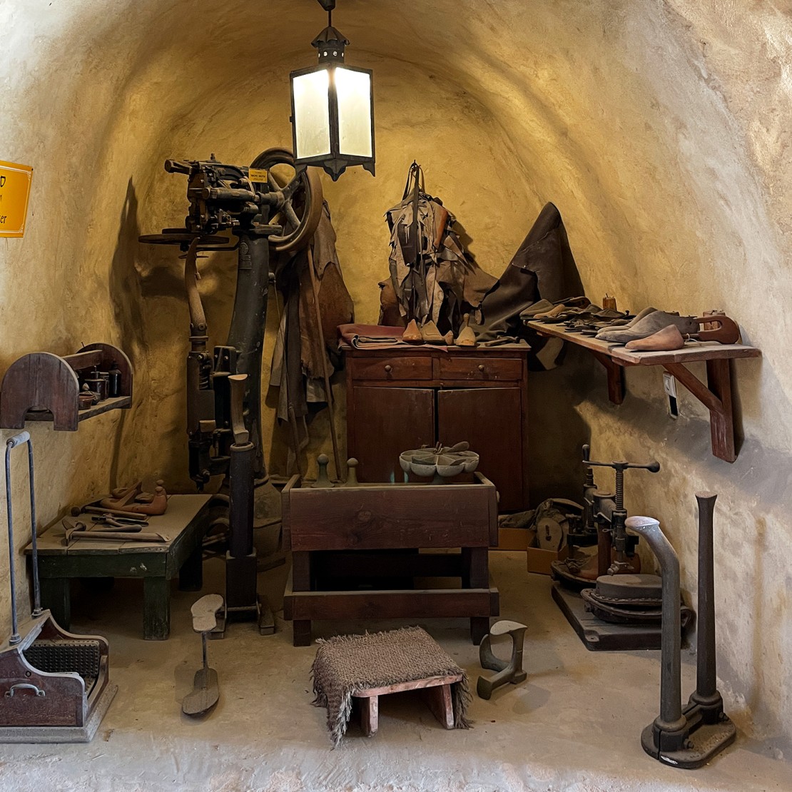 Сапожная мастерская