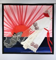 София Азархи — Вечер. Рыба, 2021 (текстиль, перчатки, косметическая маска)