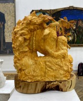 Анастасия Мацуева — Хаврошечка, 2021 (пластик) вид слева