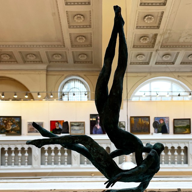 Сурен Харазян — Между небом и землей, 2020 (бронза)