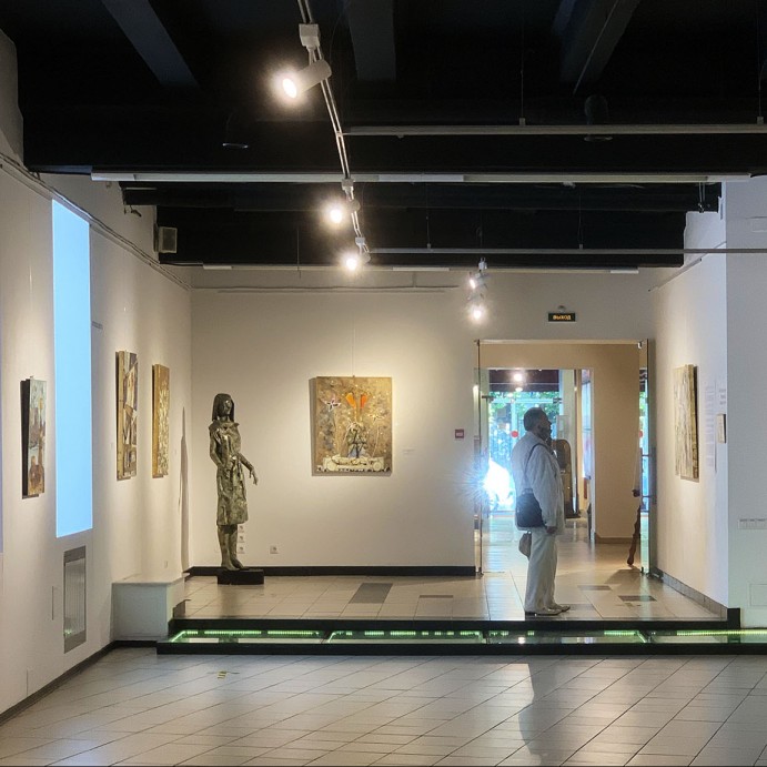 На выставке