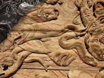 Чжань Хуань - Мой Зимний Дворец №5, 2019 (шелкография, резьба по деревянной двери) фрагмент