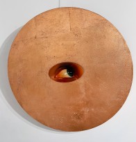 Екатерина Бородавченко — Наблюдатель (холст, фанера, поталь, масло), 2020