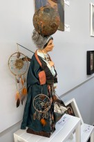 95 Ольга Норвилене (Литва) — Хранительница снов, ракурс, Fun Art Gallery, Яффо, 2023