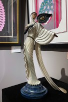 Роман Тыртов (Эрте) — Танагра, 1988(бронза, патинирование, эмаль, золочение, 173-500).