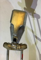 Константин Симун - Автопортрет (пластик, дюраль, смешанная техника), 1990, фрагмент