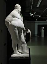 Гурген Петросян - Геракл Фарнезский ('Герои и боги'), 2016 (гипс) вид сбоку