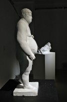 Гурген Петросян - Дорифор ('Герои и боги'), 2018 (пластик) вид сбоку