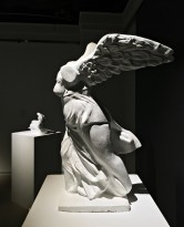 Гурген Петросян - Ника ('Герои и боги'), 2017 (пластик) вид сбоку