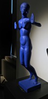Гурген Петросян - Фигура 2('Модели Ива Кляйна'), 2017 (эпоксидная смола, автомобильная краска) ракурс