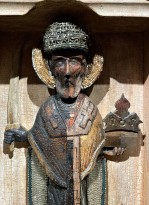 Николай Чудотворец в киоте с 10 клеймами жития. XVIII в, фрагмент.