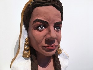 Абир Аль Кувари - Сухая, суровая женщина, 2017 (ракурс)