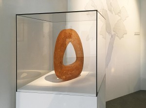 Мариам Аль Сумайт и Нуар Аль Мутлак - Арабская цифра пять, (прозрачная канифоль, 24-каратное золото), 2017