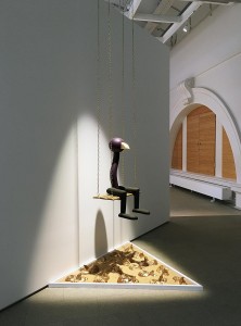 Фатима Мохаммед - Золотая клетка (инсталляция), 2018