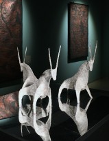 Юлия Тутатчикова - Стадо. Три быка, 2019 (папье-маше)