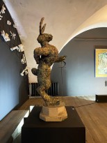 Петр Рейхет — Заяц I, 1999 (тонированный гипс) вид сбоку