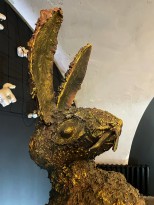 Петр Рейхет — Заяц I, 1999 (тонированный гипс) фрагмент