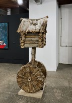 Петр Рейхет — Избушка на курьих ножках, 2012 (борщевик) ракурс