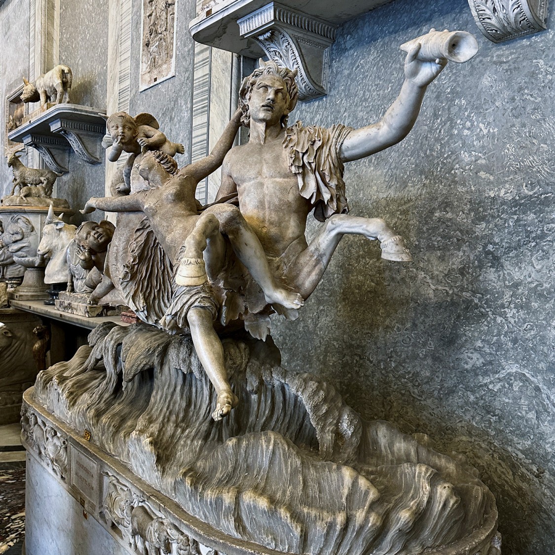 Группа с нереидой, двумя амурами и морским кентавром (ракурс)