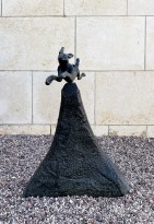 Барри Фланаган — Без названия, 1990 (бронза) ракурс