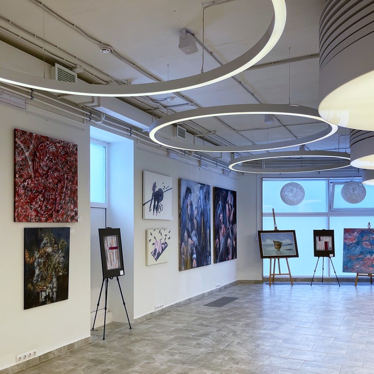 На выставке в ШКАФ-у.