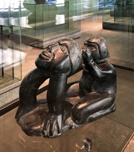 Davidialuk Alasua Amittu — Инук, вытаскивающий вшей у мужского духа, 1952