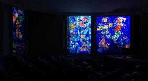 Витражи в кинозале