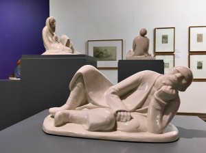 Эрнст Барлах — Лежащий крестьянин, фарфор, 1908