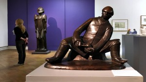 Эрнст Барлах — Рабочий, нарезающий дыни, бронза, 1907