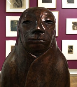 Эрнст Барлах — Сидящая старуха (фрагмент), бронза, 1933