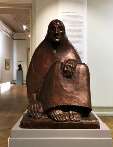 Эрнст Барлах — Старуха, сидящая на корточках (анфас), бронза, 1933