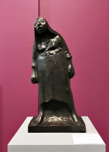 Эрнст Барлах — Стоящая крестьянка, бронза, 1921