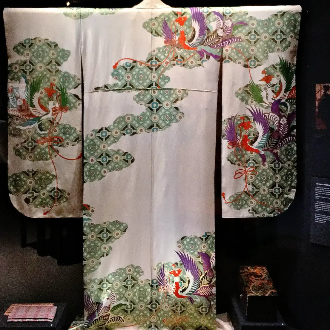 Кимоно для молодой девушки с фениксами, Япония, эпоха Сёва (1926–1989), Токио