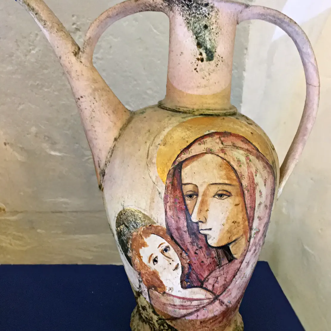 Наталия Савинова — Новый завет_1, 1990 (шамот, цветные глазури, надглазурная и подглазурная роспись)