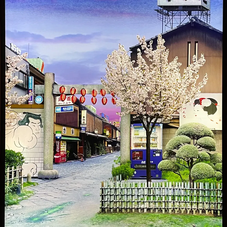 Эмили Оллчёрч — Tokyo Story 7- Bridge (по Хиросигэ), 2011 (Прозрачная плёнка на световом коробе)