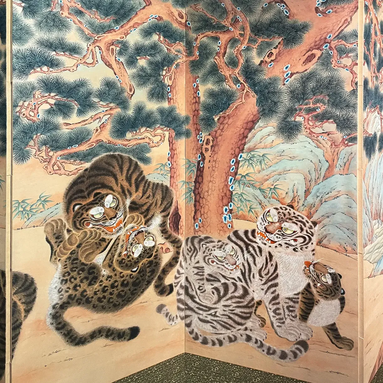 Чи Минсон — Братство тигра 2, фрагмент 3, 2011 (Складная ширма из десяти секций, бумага ханджи, пигменты, тушь)
